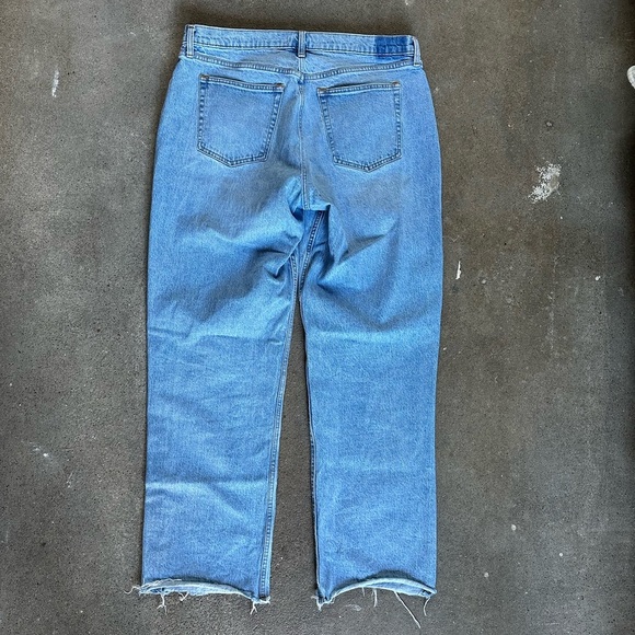 Abercrombie & Fitch The Baggy Low Rise Curve Love Light Wash Raw Hem Size 32|14L - Picture 9 of 11